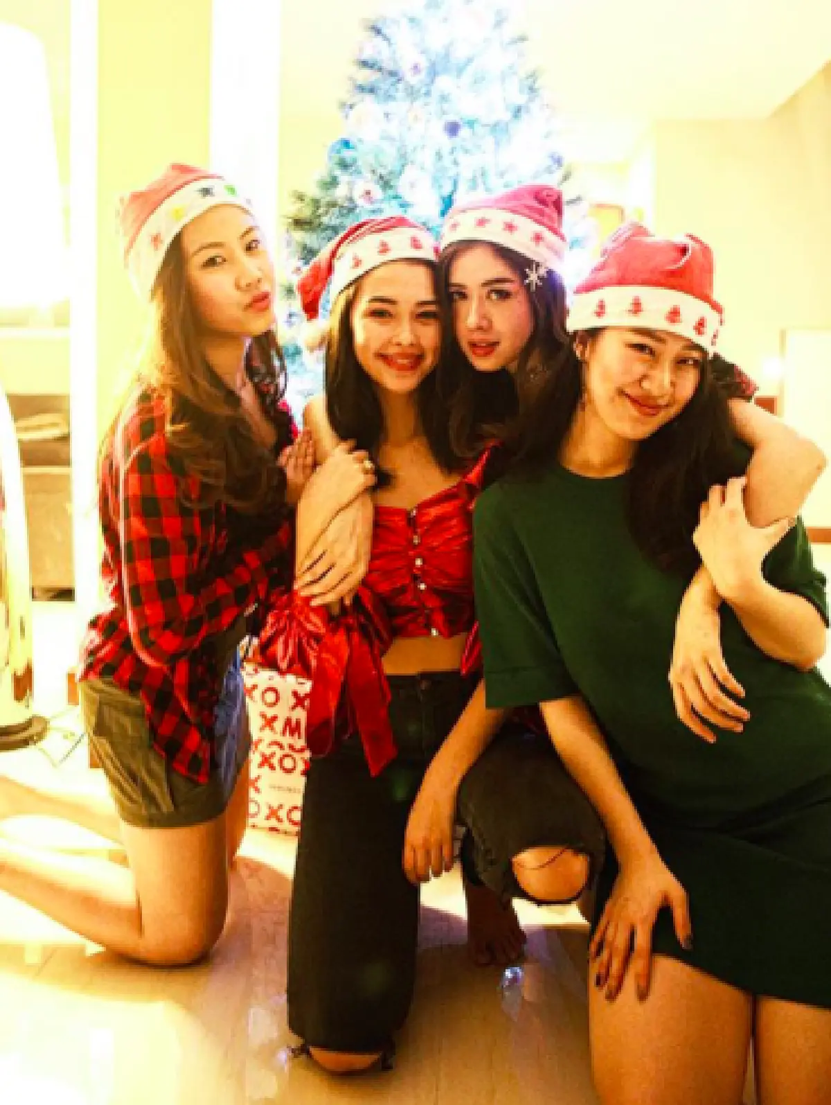 "แพทริเซีย” ยิ้มร่า! ควง “ไฮโซโน้ต” ปาร์ตี้คริสต์มาสพร้อมครอบครัวและแก๊งเพื่อน