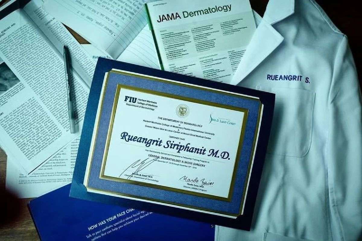 “หมอริท” ศึกษาต่อคอร์สศัลยกรรมผิวหนังเฉพาะทางที่อเมริกา ใช้เวลาไม่ถึงเดือนเรียนจบแล้ว