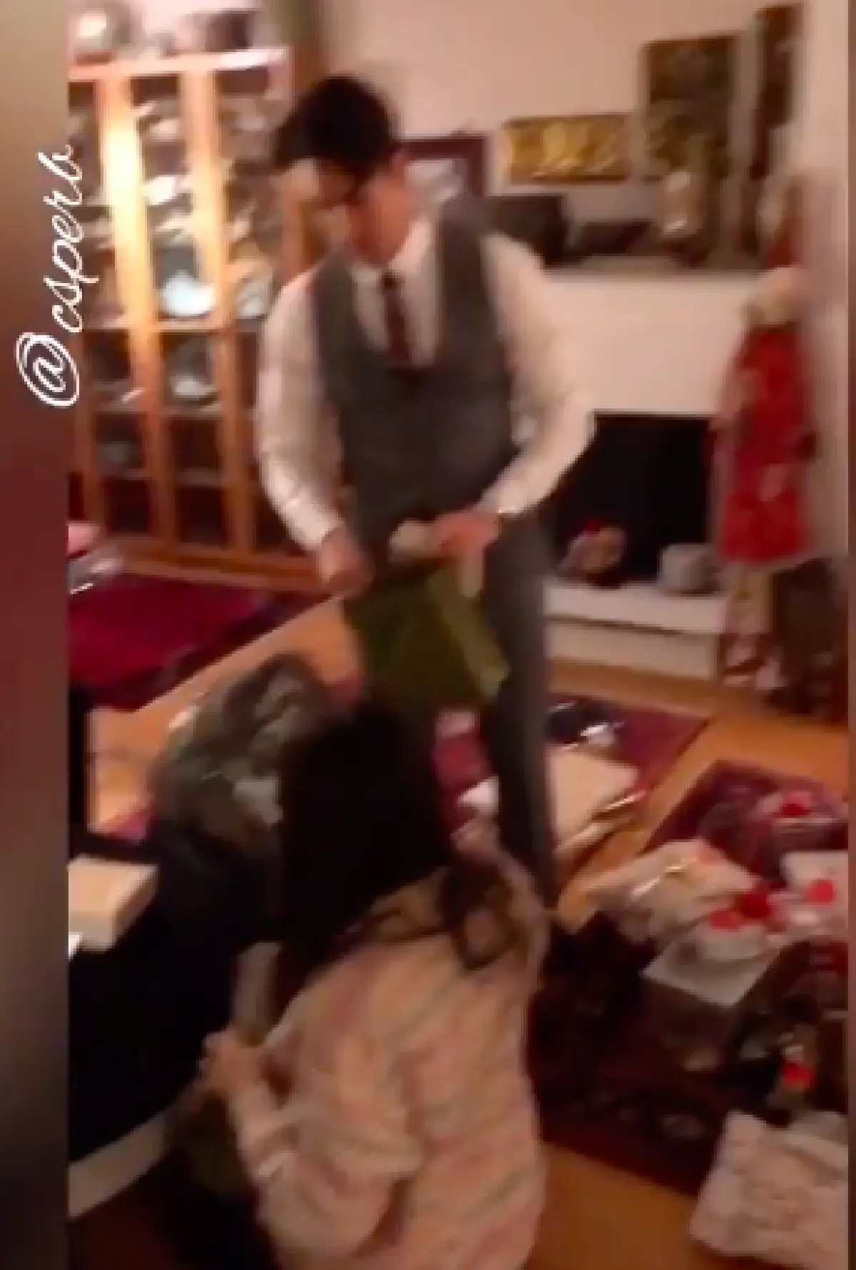 สวีตหวานถี่ยิบ! "ณเดชน์-ญาญ่า” อวดช็อตน้ำตาลพุ่ง ฉลองคริสต์มาสสุดแฮปปี้