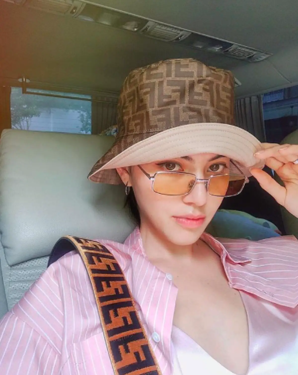 “นิ้ง ชัญญา” สาวสวยมาดเท่ ที่หลายคนต่างลงคะแนนว่ามีความคล้าย “ใหม่ ดาวิกา"