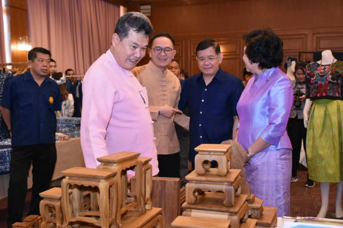 หนุนคนแพร่สวมใส่ผ้าไทยอนุรักษ์ภูมิปัญญาท้องถิ่น