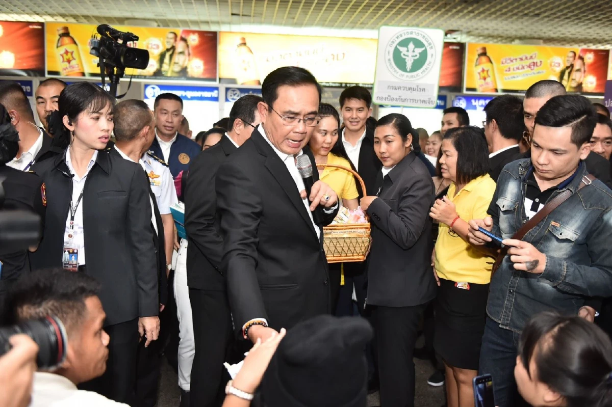 "บิ๊กตู่" อวยพรประชาชนให้เดินทางปลอดภัย เตือนฉลองอย่างมีสติ 