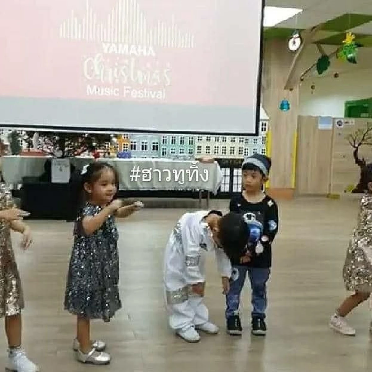 “โอปอล์” นำเสนอ #ฮาวทูทิ้ง เวอร์ชั่น "น้องอลัน” กับลีลาการทิ้งตัวตามที่ต่างๆ