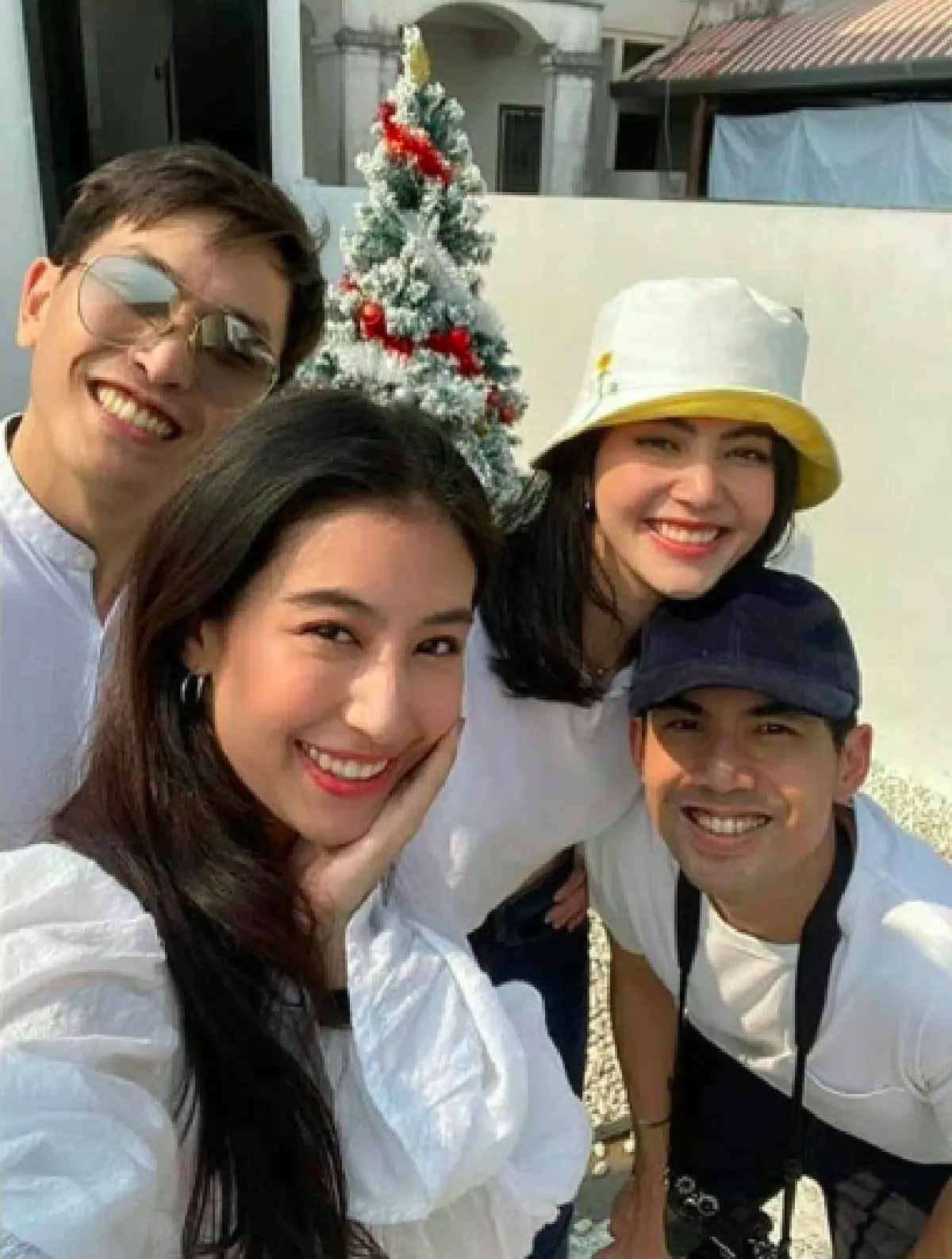 "ใหม่-มิ้นต์” ควงหวานใจ “เต๋อ-ภูผา” กระชับความสัมพันธ์กันที่เชียงใหม่