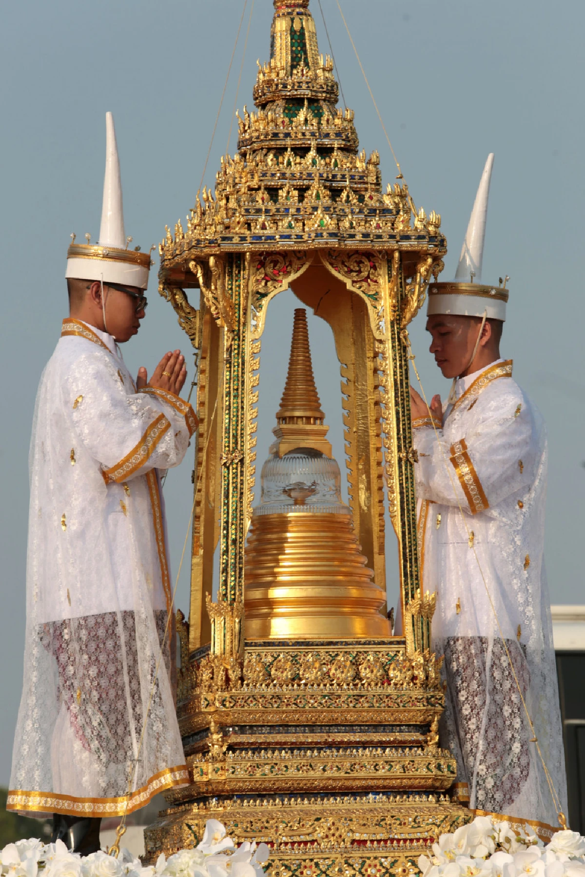 "ในหลวง"พระราชทานพระบรมสารีริกธาตุให้ประชาชนสักการะช่วงปีใหม่