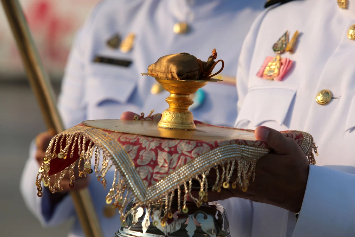 "ในหลวง"พระราชทานพระบรมสารีริกธาตุให้ประชาชนสักการะช่วงปีใหม่