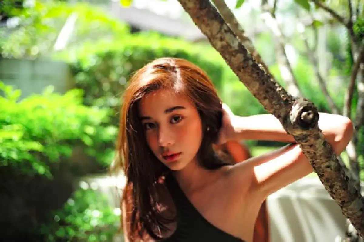 "เก้า สุภัสสรา” งัดบัตรประชาชนโชว์หลักฐาน! หลังเจอคนตั้งกระทู้ถกเรื่องส่วนสูงจริง