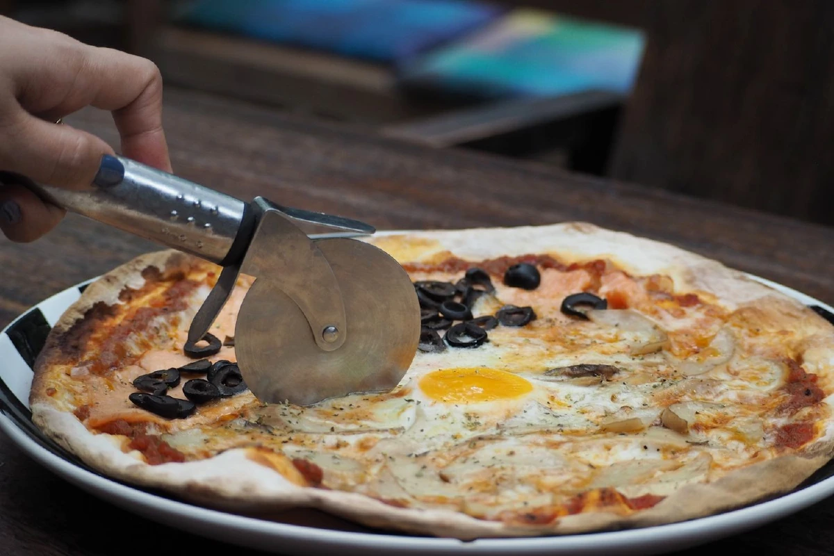 ไปเชียงใหม่ ลิสต์ร้านนี้ไว้ไม่ผิดหวัง The Faces Gallery & Gastro Bar