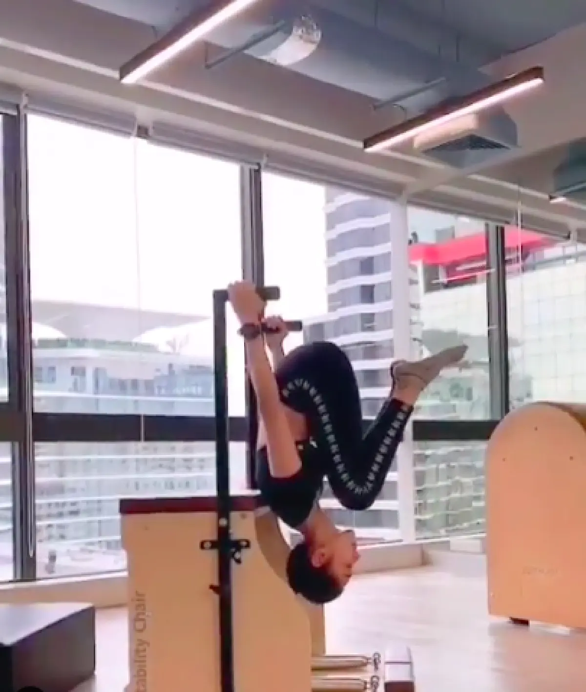 "เบลล่า ราณี” กับโยคะท่ายากแต่ละท่าเห็นแล้วหวาดเสียวจริงๆ ยอมใจในความเก่ง