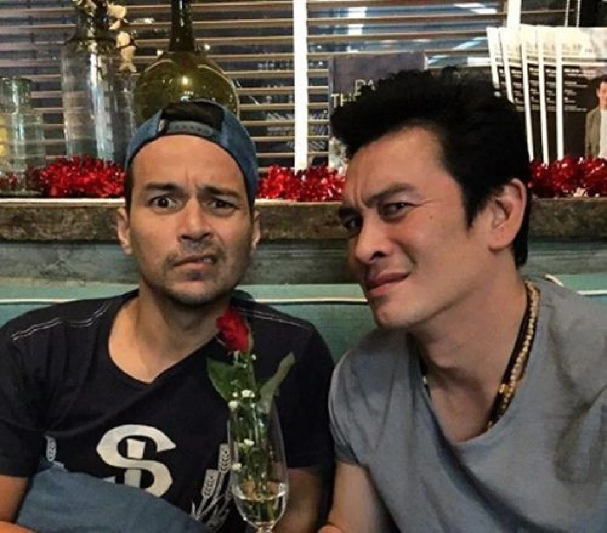 มิตรภาพจากรุ่นสู่รู่น “เรย์-ชาคริต" เทียบภาพลูกชาย "น้องมิก้า-น้องโพธิ์" เหมือนกันเป๊ะ