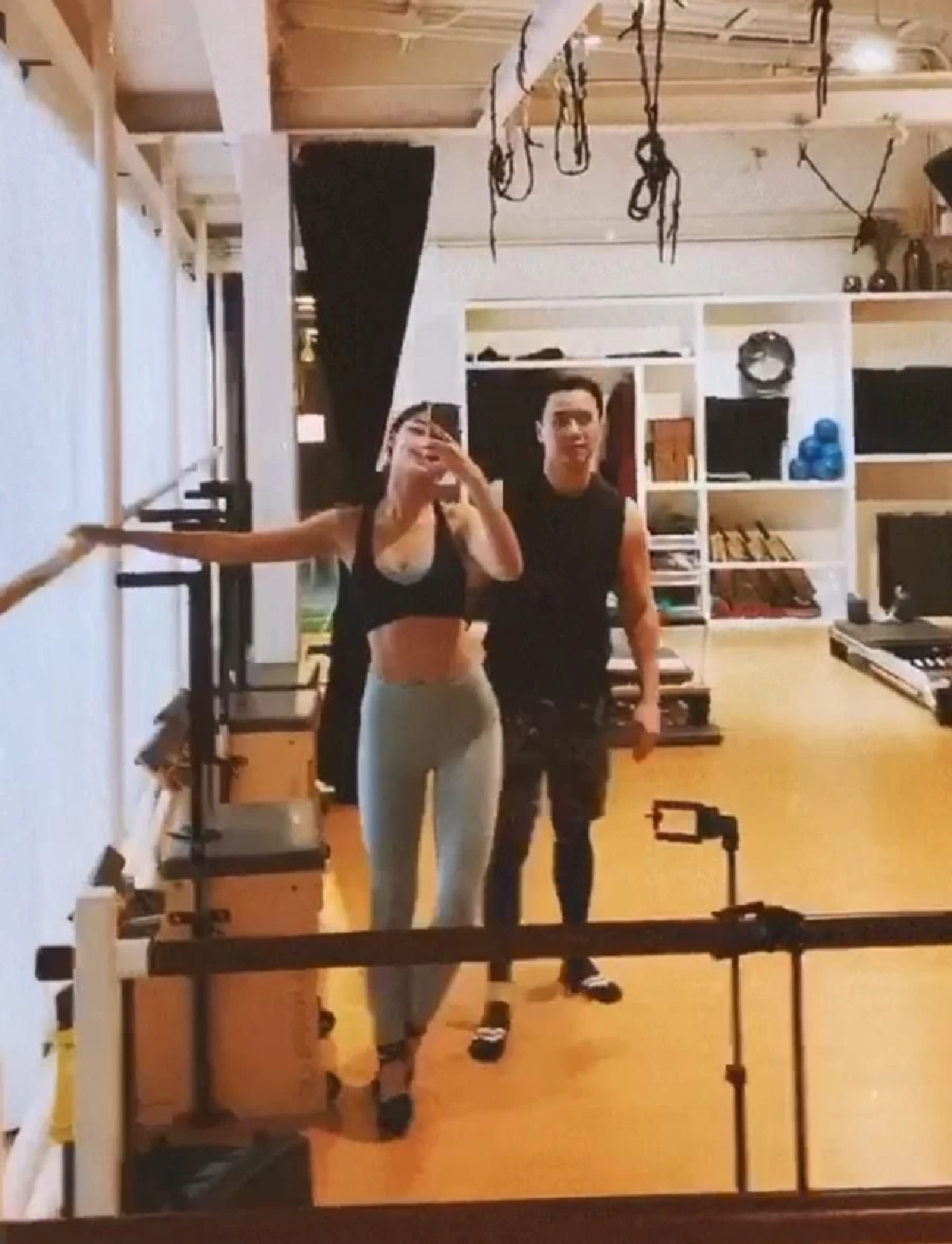 สลับกันเสิร์ฟความหวาน "โน้ต วิเศษ" ควงหวานใจ "แพทริเซีย" เข้าฟิตเนส