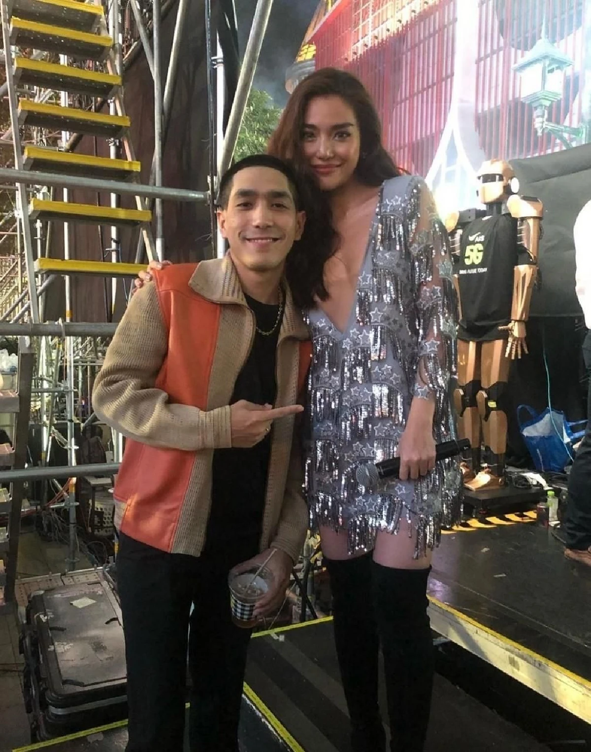 ส่องภาพคืนสิ้นปีของเหล่าซุปตาร์ เฉลิมฉลองเคาท์ดาวน์สู่ปี 2020