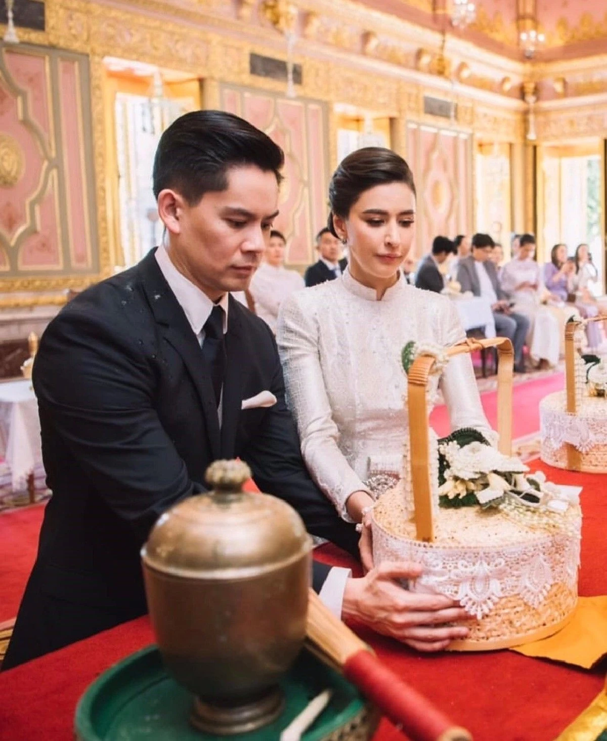 ศรีริต้า เจนเซ่น ควงว่าที่เจ้าบ่าว ไฮโซกรณ์ เข้าเฝ้ากราบสักการะสมเด็จพระสังฆราช