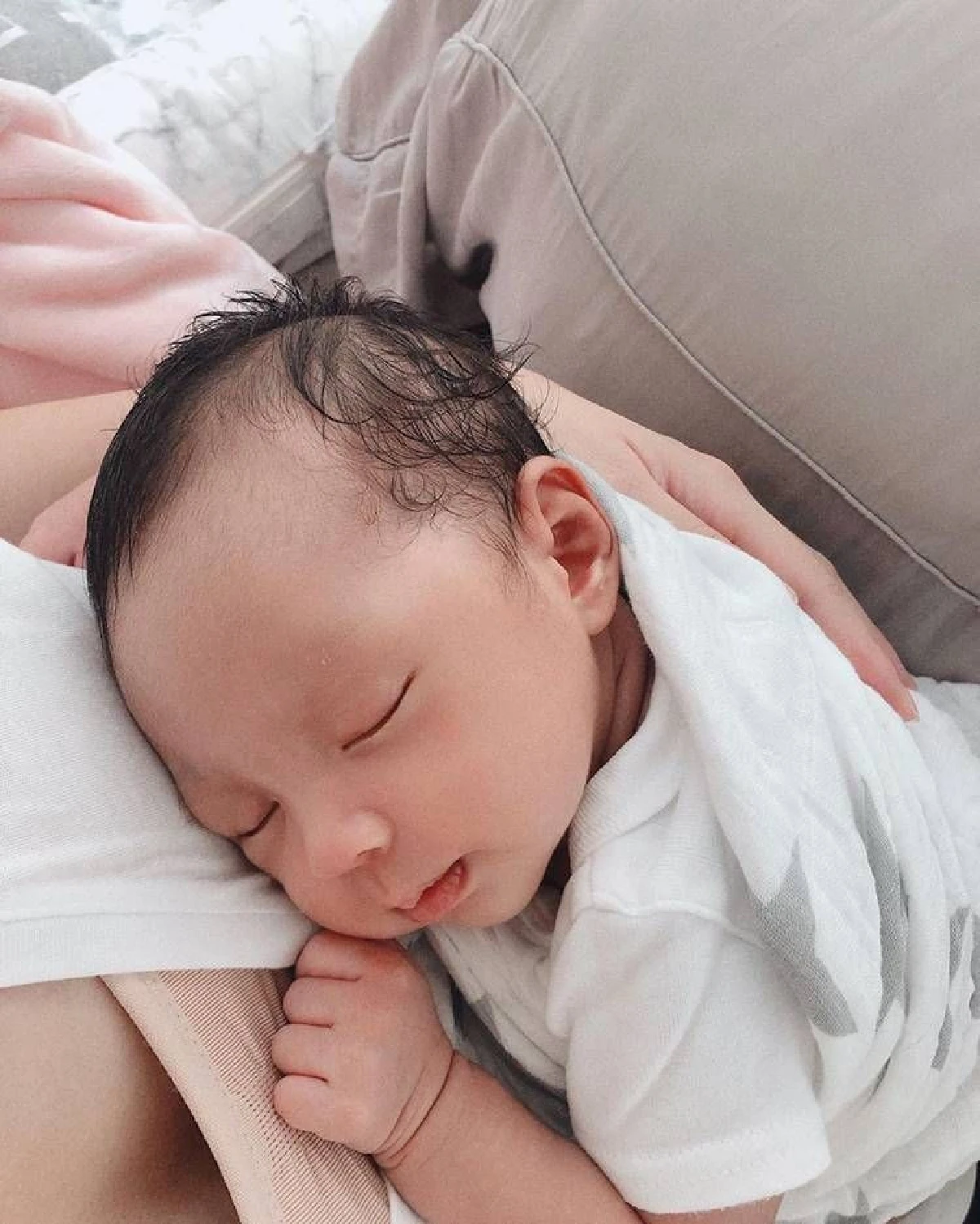 เจนี่ โพสต์ภาพแรกของปี เผยความรู้สึกถึง น้องโนล่า ลูกสาวที่นำความสุขมาให้