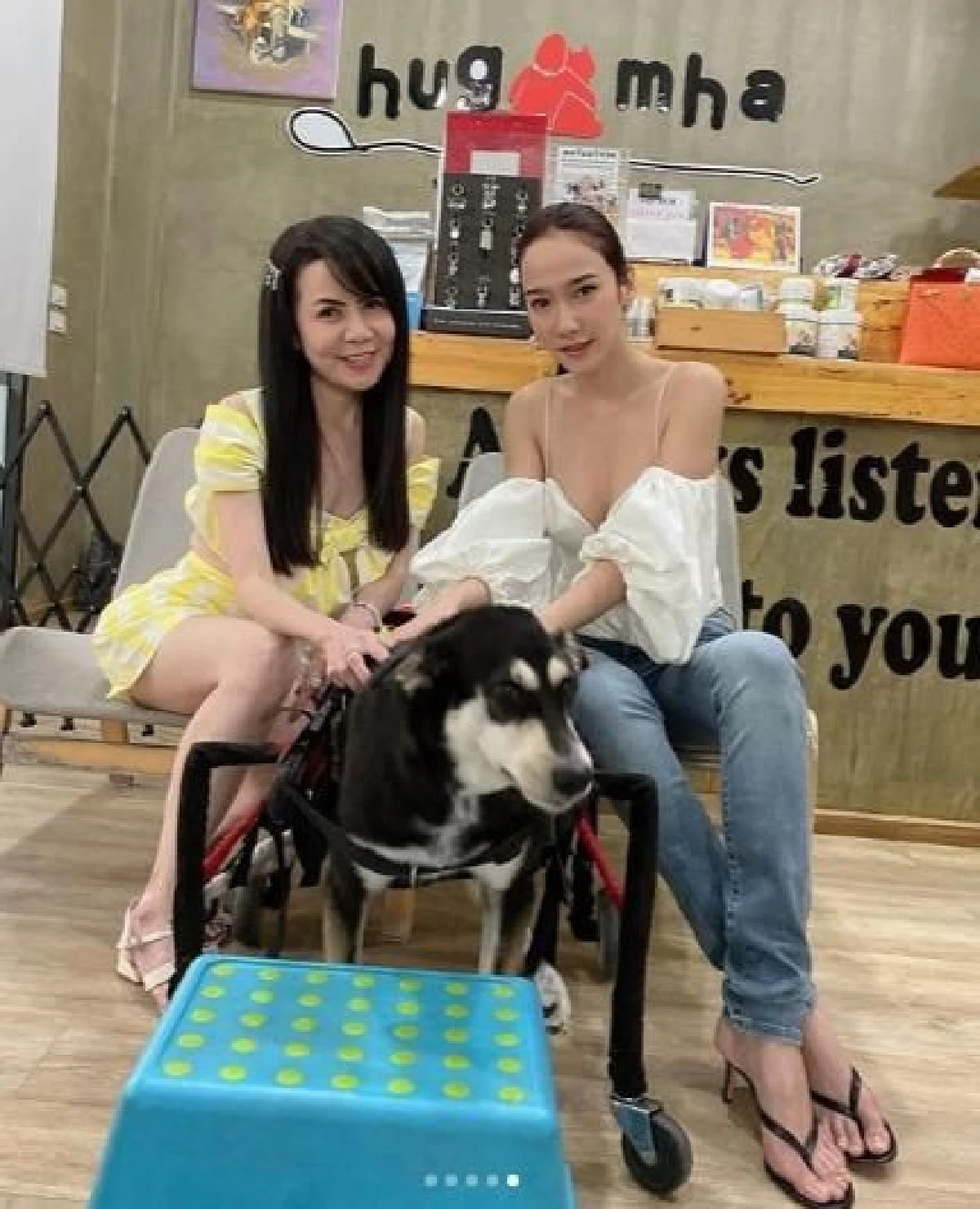 อั้ม พัชราภา สวมชุดสายเดี่ยวสุดเซ็กซี่ฉลองปีใหม่ย้อนหลังกับ ไฮโซพก