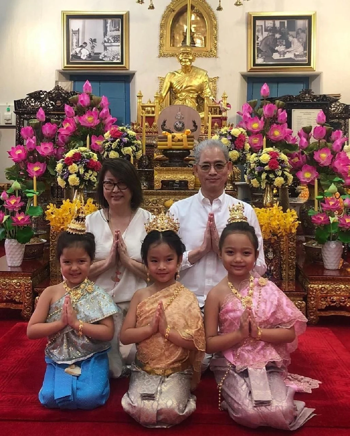 น้องปีใหม่ กับเหตุผลที่เลือกใส่ชุดไทยสีทองในวันเกิด พร้อมภาพน่ารักก้มกราบตัก แม่แอฟ