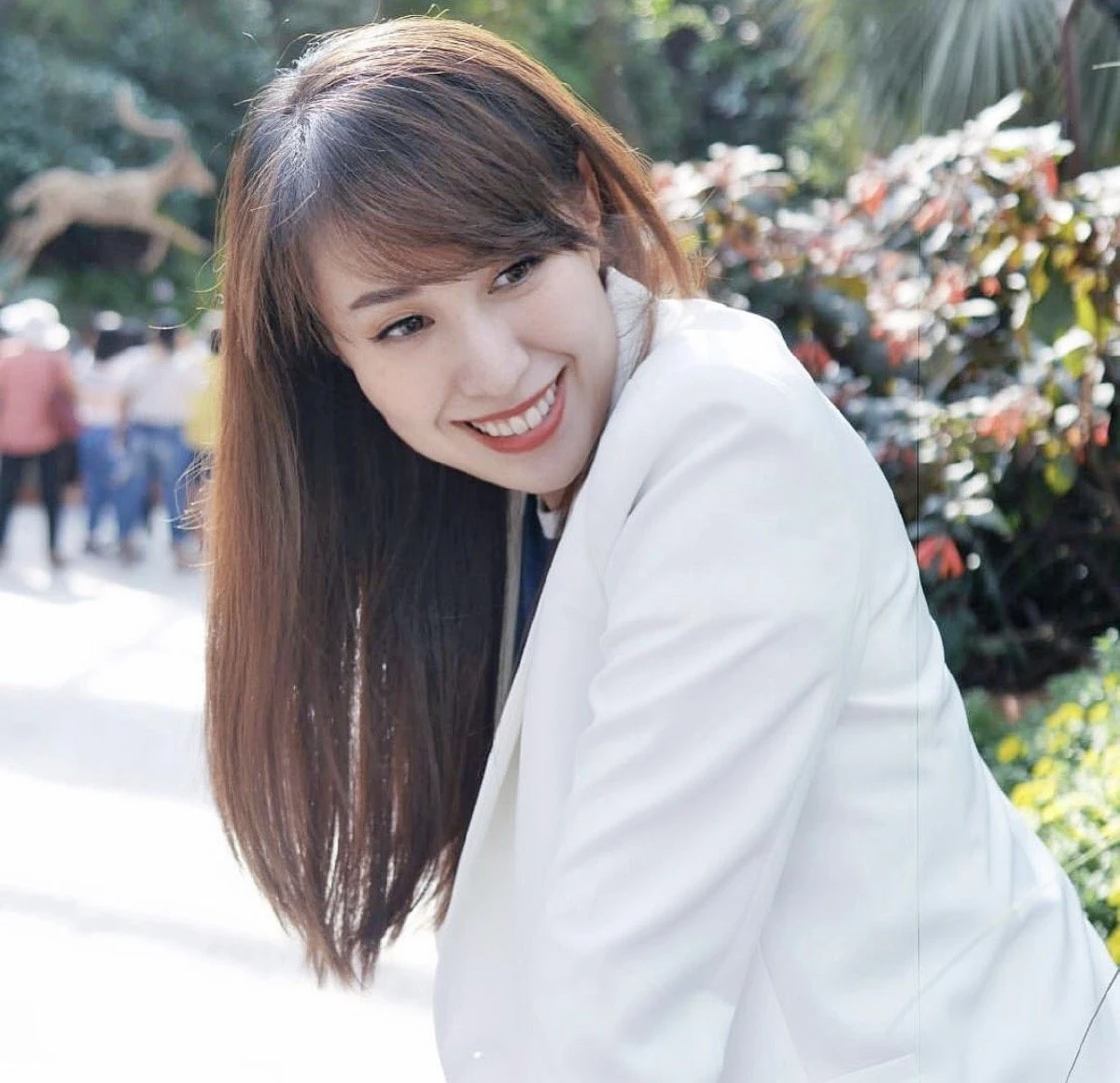 ดราม่าอีกราย! ซี ฉัตรปวีณ์ บ่นอุบแอร์โฮสเตสไม่ช่วยยกกระเป๋าทั้งๆทีของหนัก