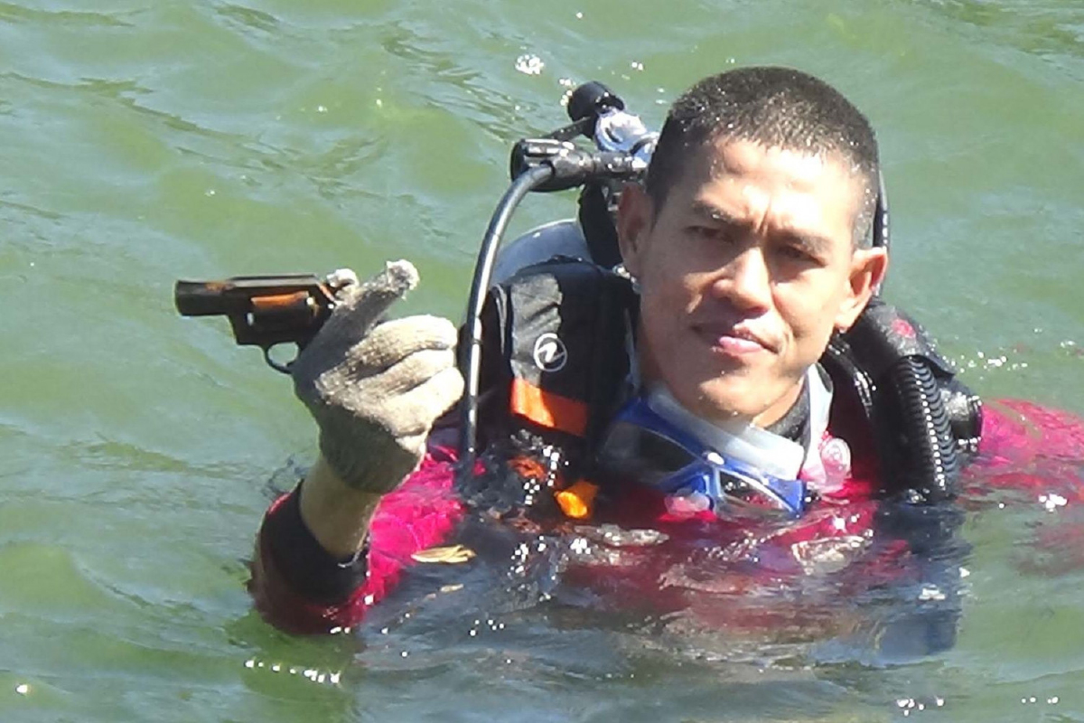 ตำรวจ งมหาหลักฐาน จุดรถนายกแจ๊คพุ่งตกน้ำดับ พบทรัพย์สินหลายรายการ ตำรวจ งมหาหลักฐาน จุดรถนายกแจ๊คพุ่งตกน้ำดับ พบทรัพย์สินหลายรายการ