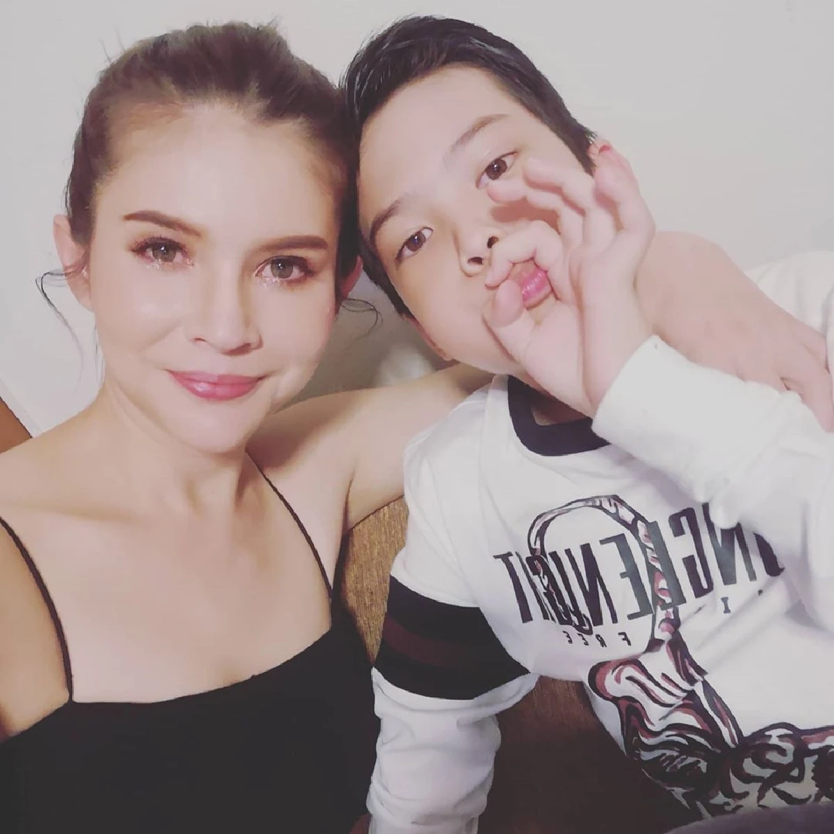 แอนนี่ บรู๊ค สู้สุดใจ! ขายบิงซูส่งลูกชายเรียนคอร์สสร้างหุ่นยนต์ตามที่สนใจ