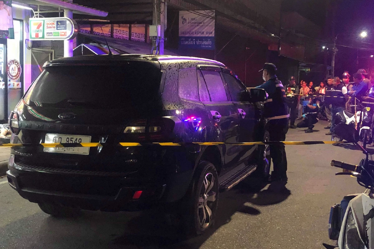 มือปืนยิงเสี่ยอดีตเจ้าของร้านแต่งรถดับ หน้าเซเว่นฯ ตำรวจพุ่งปมชู้สาว