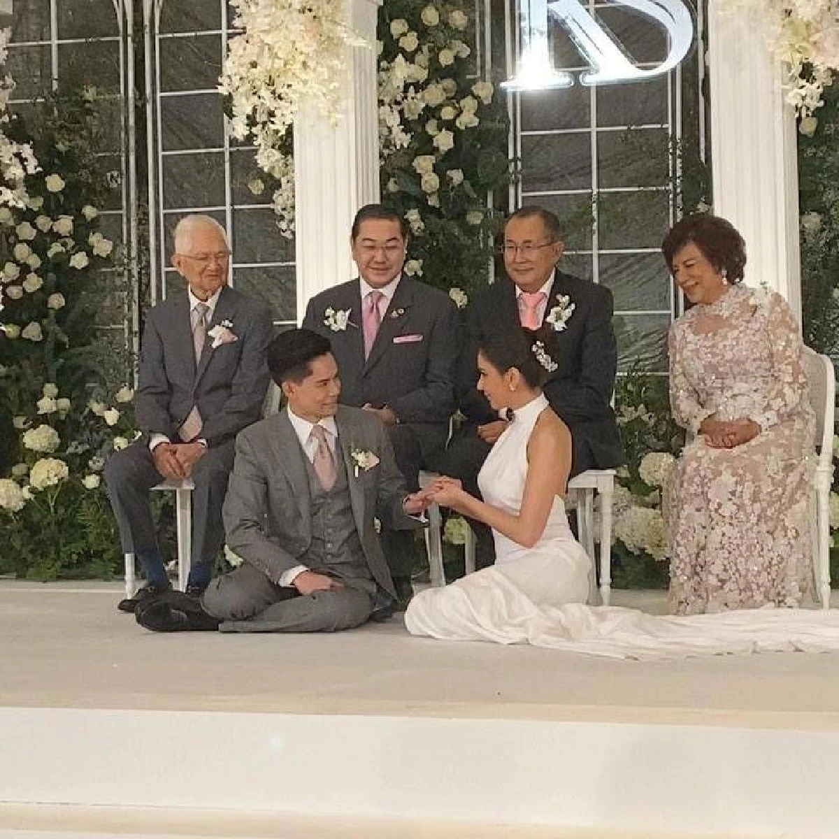 วันนี้ที่รอคอย! ศรีริต้า-กรณ์ เข้าพิธีหมั้นสุดชื่นมื่น อบอวลไปด้วยความรักทั้งงาน