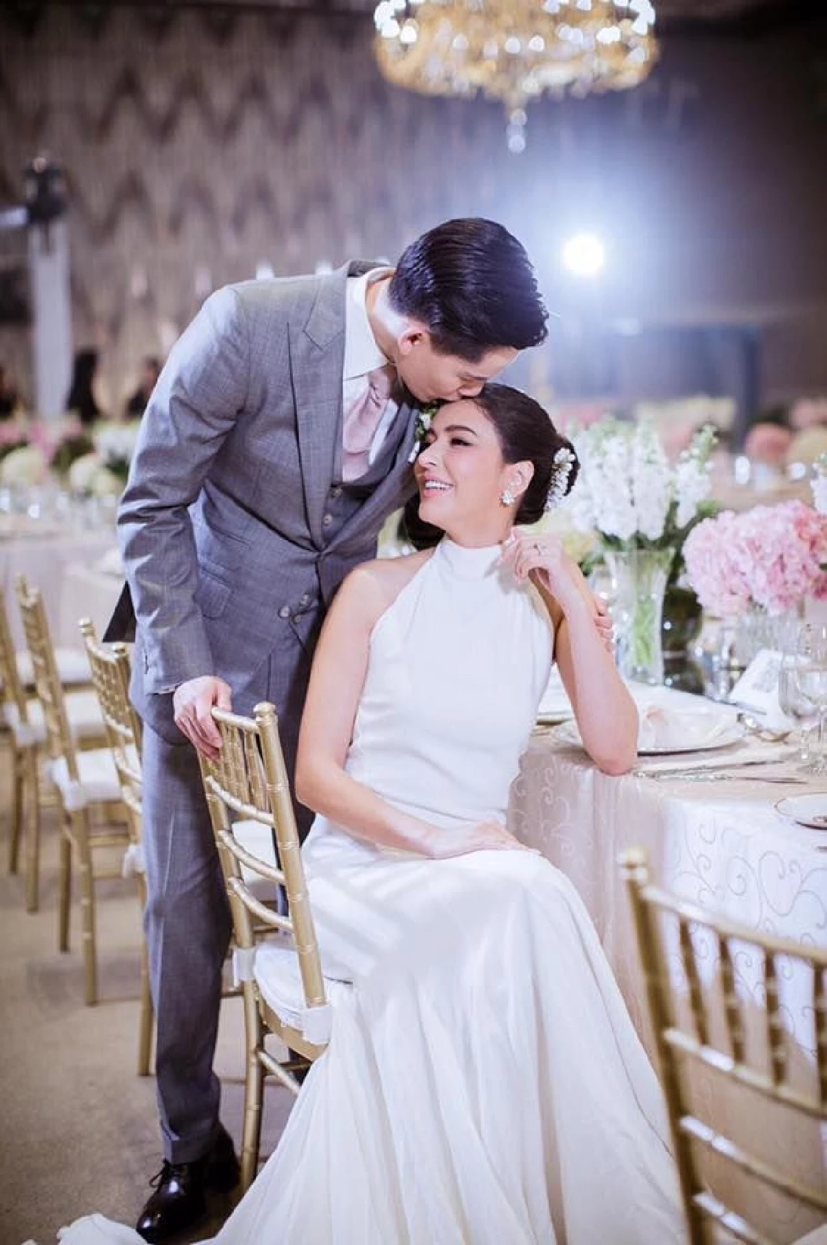 เก็บตกภาพงานหมั้น ศรีริต้า-ไฮโซกรณ์ รวมความหวานโรแมนติก เหล่าคนดังร่วมยินดีเพียบ