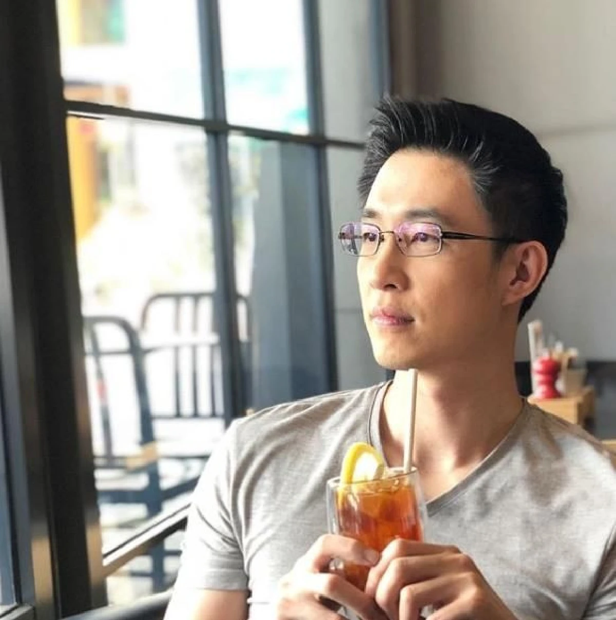 ไก่ ภาษิต โร่ขอโทษ! สรุปข่าว #มูนคาเฟ่ชั้นต่ำ เป็นการคุยกันในหมู่ผู้ชาย แต่สะเทือนจิตใจแฟนคลับ