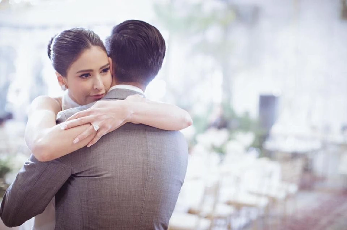 เก็บตกภาพงานหมั้น ศรีริต้า-ไฮโซกรณ์ รวมความหวานโรแมนติก เหล่าคนดังร่วมยินดีเพียบ