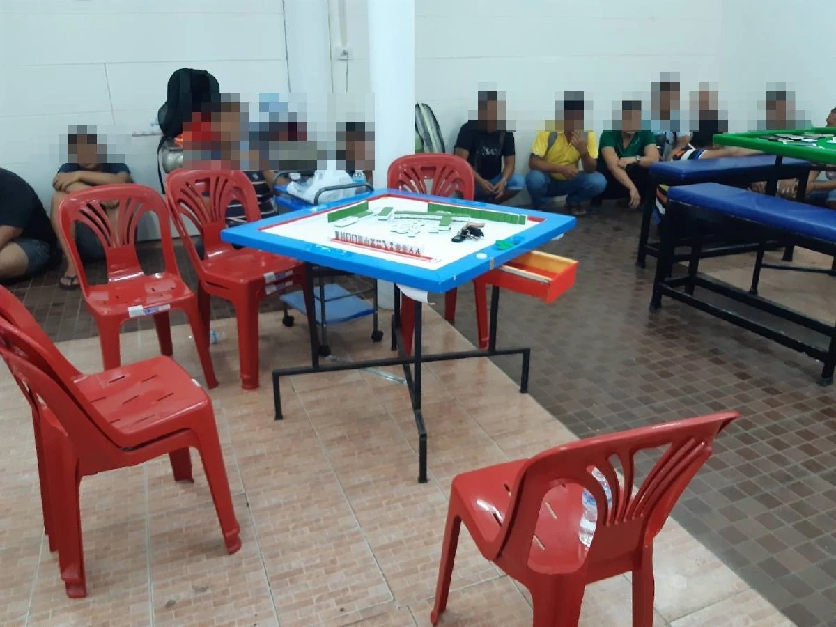 ตำรวจสืบสวนภูเก็ตจับบ่อนไพ่นกกระจอกรวบนักพนัน46คน