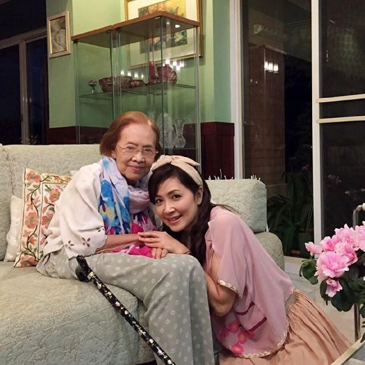 กวาง กมลชนก รุดเยี่ยม คุณยายบรรเจิดศรี ป่วยหลายอย่างแต่ความจำดีมากในวัย 95 ปี