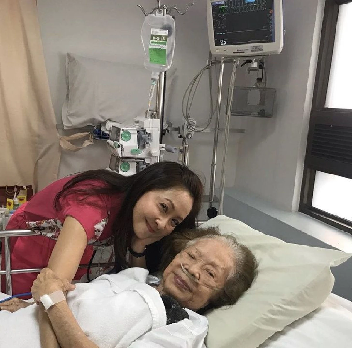 กวาง กมลชนก รุดเยี่ยม คุณยายบรรเจิดศรี ป่วยหลายอย่างแต่ความจำดีมากในวัย 95 ปี