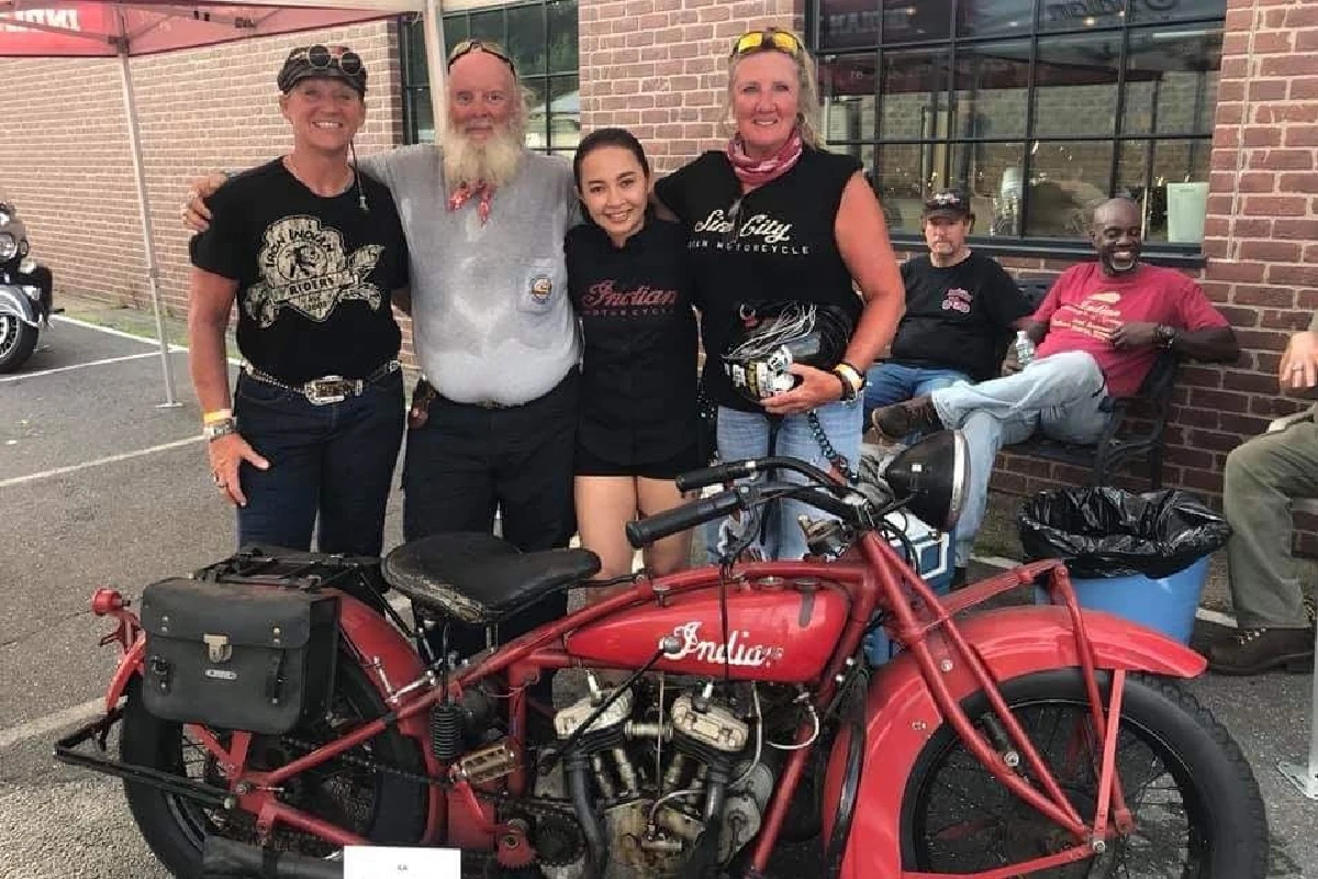 สาวไทยเป็นตัวแทนเอเซีย ขี่มอเตอร์ไซค์โบราณข้ามสหรัฐ 16วัน 5,000 กม.