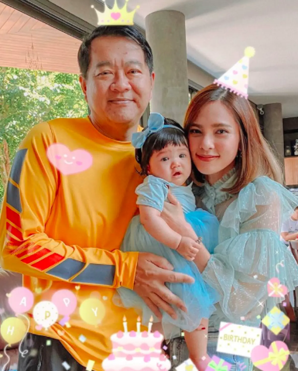 “อุ้ม ลักขณา” ถามแฟนๆ หลังโพสต์ภาพคู่ “น้องดิสนีย์” ว่าหมือนกันไหม แต่คำตอบกลับพลิก