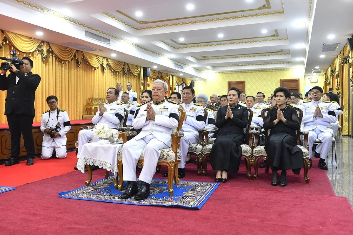 "ประธานองคมนตรี"เป็นประธานพิธีพระราชทานน้ำหลวงอาบศพบิดานายกฯ