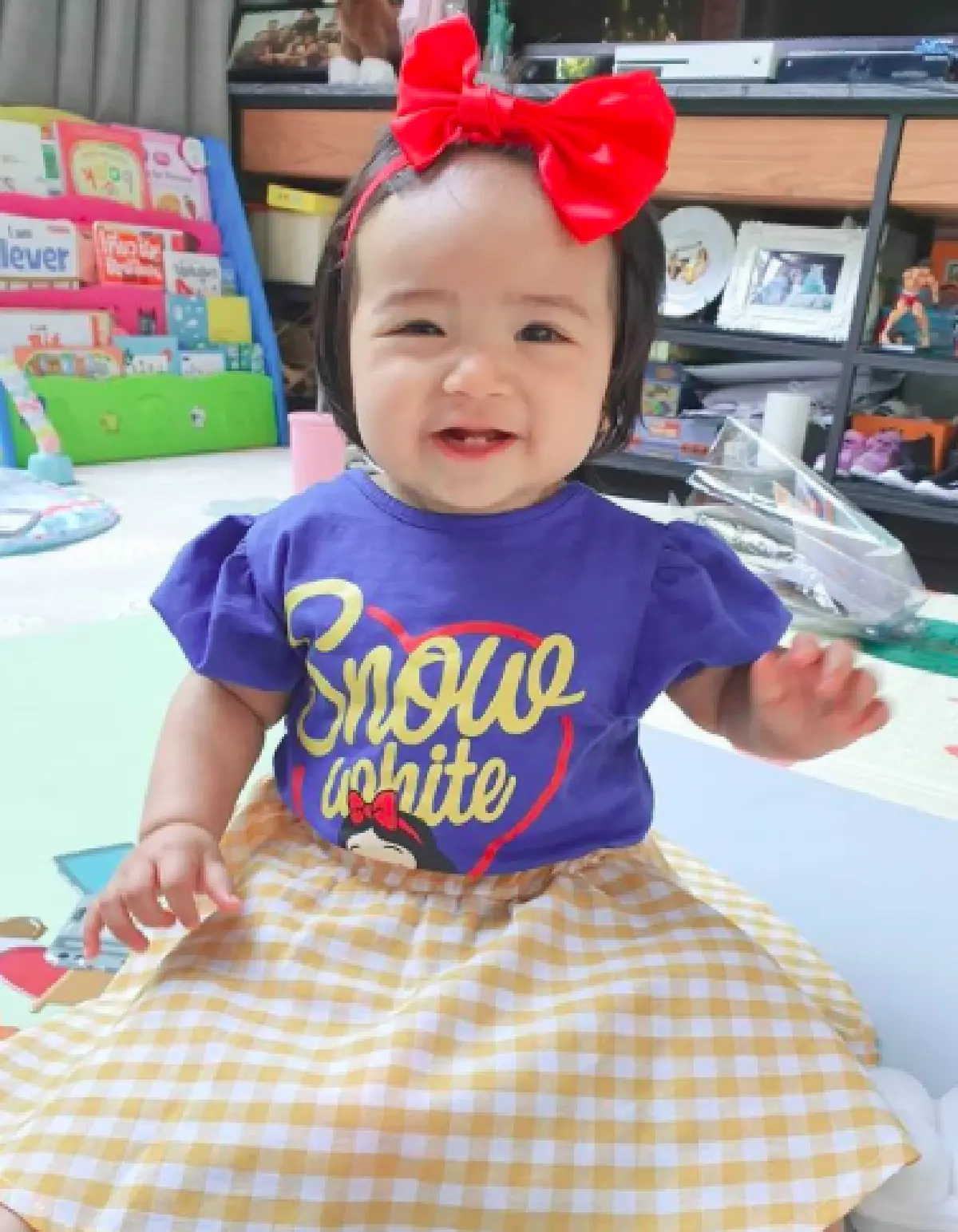 “อุ้ม ลักขณา” ถามแฟนๆ หลังโพสต์ภาพคู่ “น้องดิสนีย์” ว่าหมือนกันไหม แต่คำตอบกลับพลิก