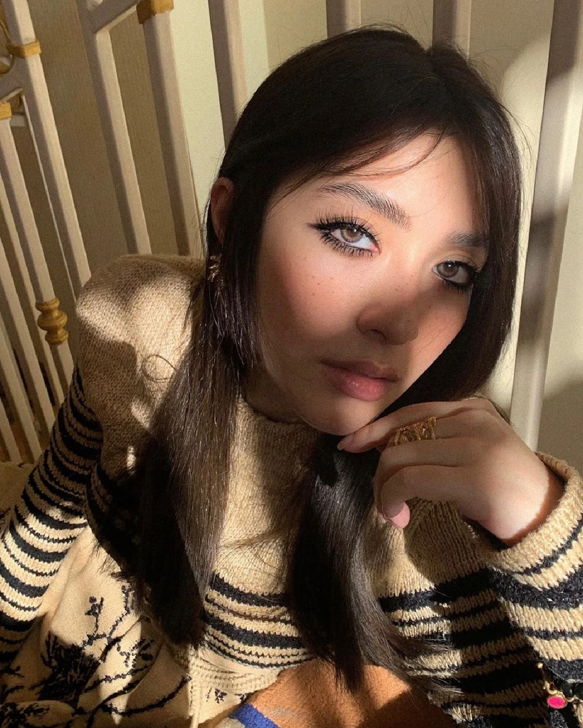 สวยฟาดไม่ยั้ง! มิว นิษฐา เปลี่ยนลุคเป็นสาวเปรี้ยวเท่เอาอยู่ทุกสไตล์จริงๆ