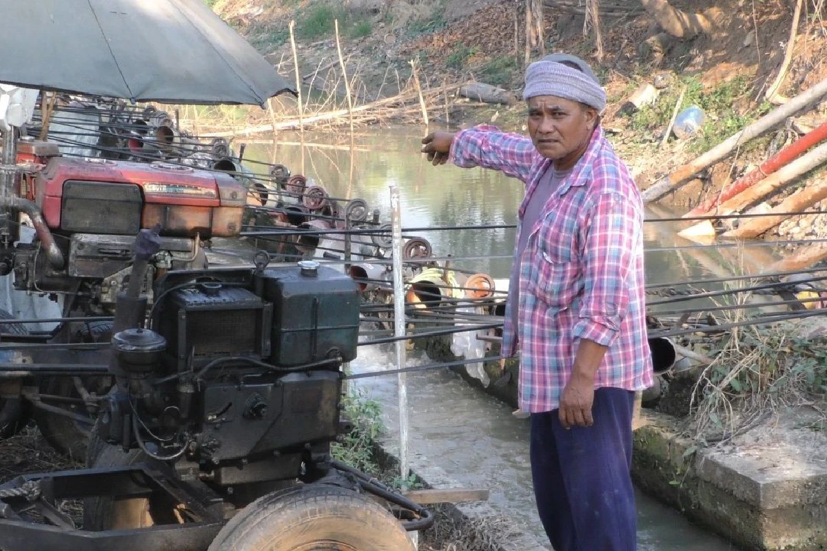 ชาวนาลงขันวันละหมื่นสูบน้ำเข้าคลอง4.5ก.ม.เลี้ยงต้นข้าว