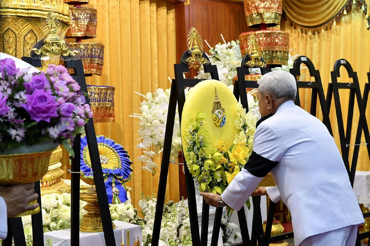 "ประธานองคมนตรี"เป็นประธานพิธีพระราชทานน้ำหลวงอาบศพบิดานายกฯ
