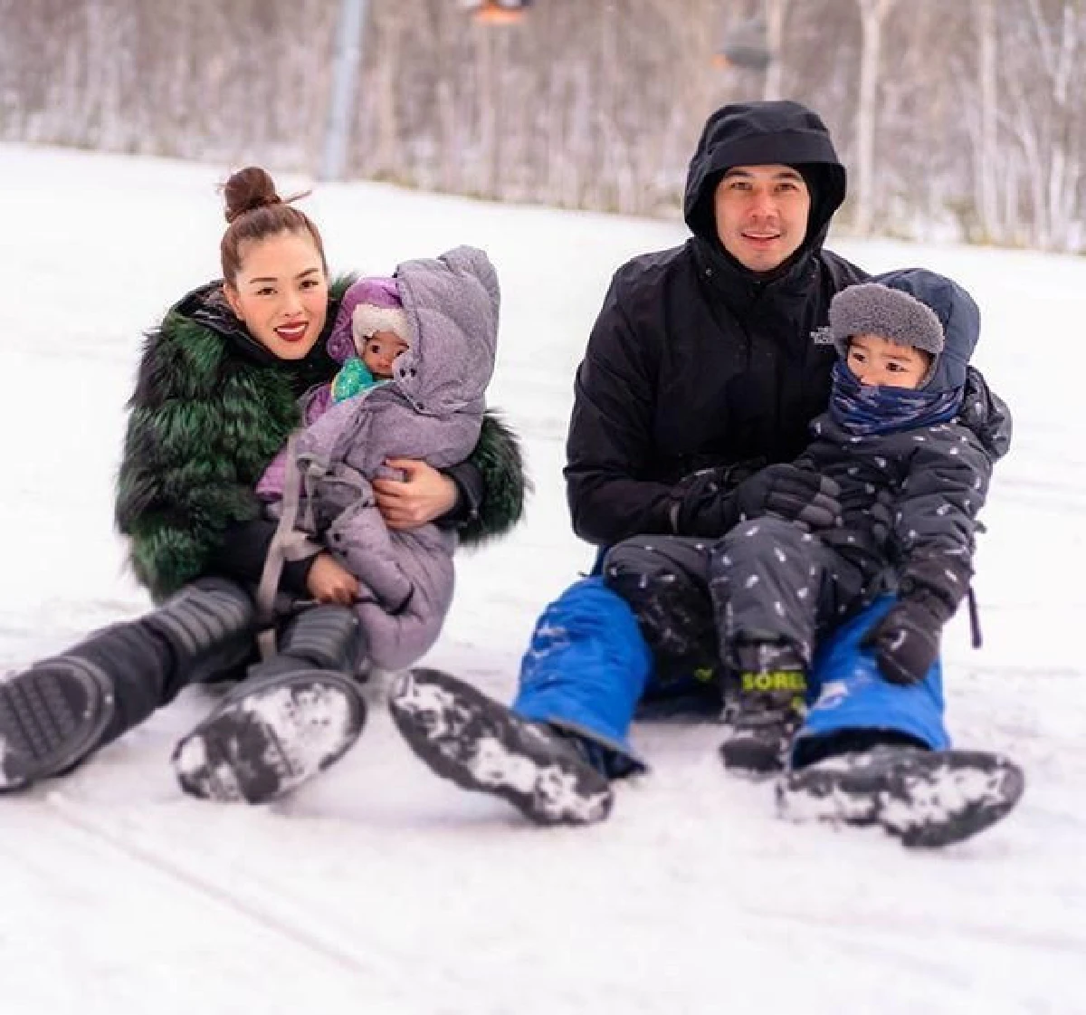 ลิเดีย อุ้ม น้องเดมี่ ตะลุยหิมะครั้งแรกที่ญี่ปุ่น ลูกสาวหนาวนิ่งเหมือนตุ๊กตายังไม่ไขลาน