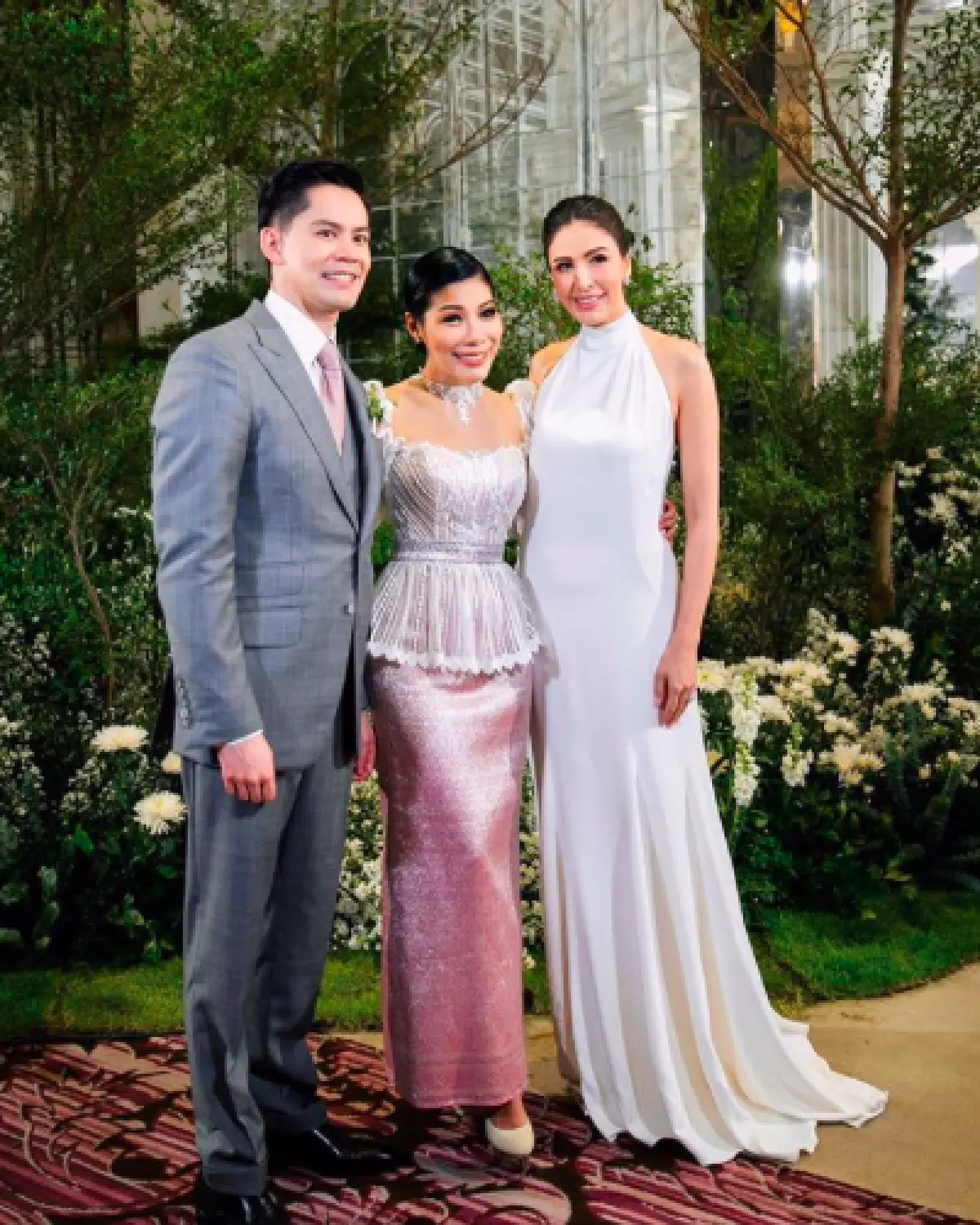 ไม่ใช่เพชรธรรมดา! “แหวนแหวน" เผยดีเทลแหวนหมั้น "ศรีริต้า" ยิ่งใหญ่อลังการมาก