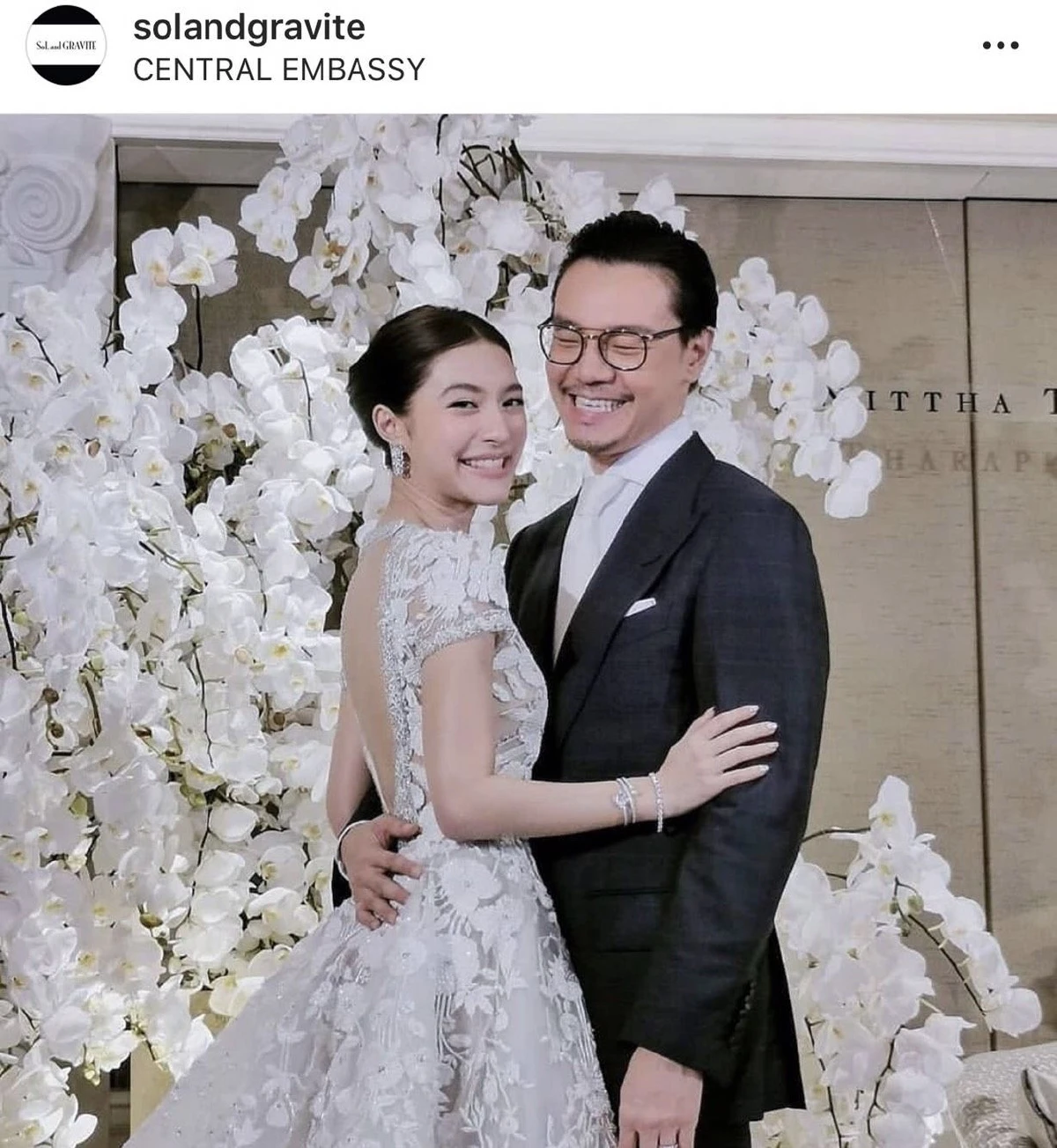 ชื่นมื่น! มิว นิษฐา ควง ไฮโซเซนต์ เข้าพิธีฉลองมงคลสมรสเรียบหรูดูคลาสสิก