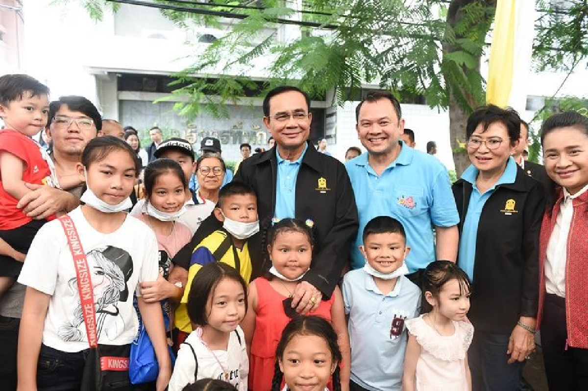 "ลุงตู่" เปิดงานวันเด็กศธ. ขอให้เด็กรู้รักสามัคคี ยืนยันจะไม่เป็นหมาป่าใจร้าย "ลุงตู่" เปิดงานวันเด็กศธ. ขอให้เด็กรู้รักสามัคคี ยืนยันจะไม่เป็นหมาป่าใจร้าย