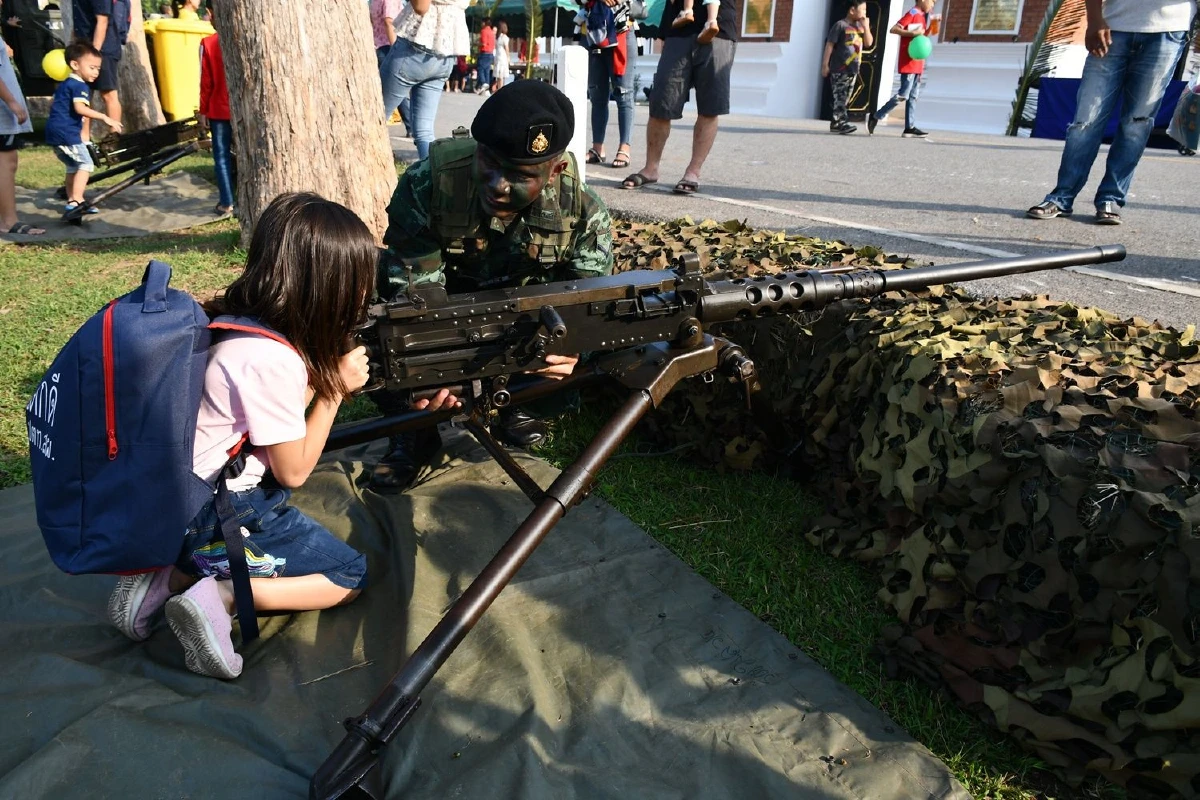 กองทัพภาค3โชว์รถต้นแบบคล้ายของแบทแมนงานวันเด็กปี63