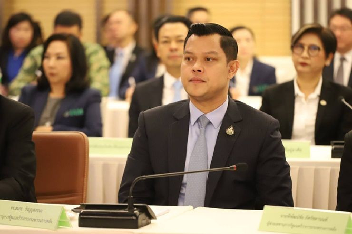 พปชร.โวยฝ่ายค้าน ยื้ออภิปรายร่างพรบ.งบ63 ลากยาวเข้าวันที่ 4 พปชร.โวยฝ่ายค้าน ยื้ออภิปรายร่างพรบ.งบ63 ลากยาวเข้าวันที่ 4