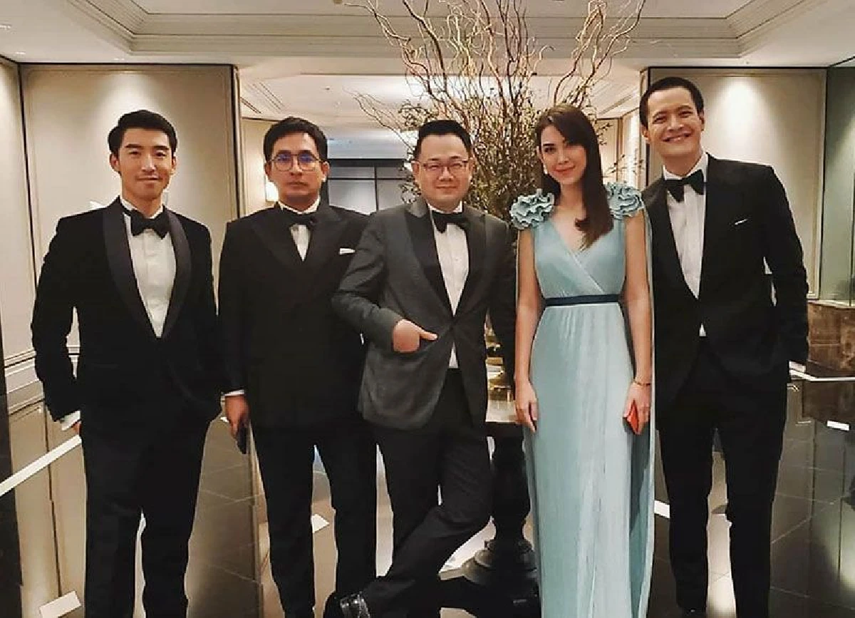 ส่องแก๊งเพื่อนเจ้าสาวสวยหล่อของ มิว นิษฐา แต่งตัวจัดเต็มความปังไม่มีใครยอมใคร