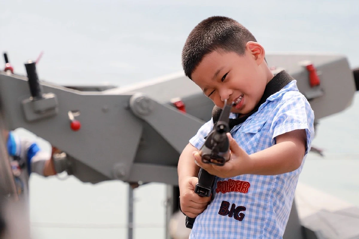 เรือหลวงเทพา โชว์ช่วยผู้ประสบภัยทางทางทะเล เนื่องในวันเด็กแห่งชาติปี63