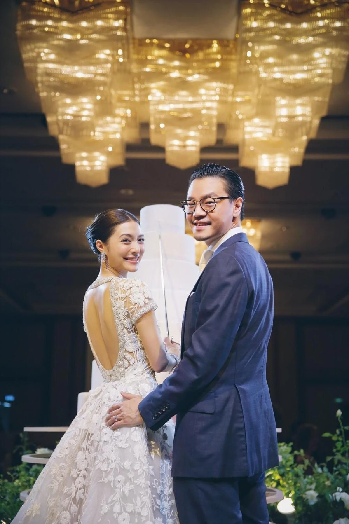 เผยของชำรวยแทนใจจากงานวิวาห์ มิว นิษฐา-ไฮโซเซนต์ เป็นเหรียญที่ระลึกในหลวงรัชกาลที่ 9