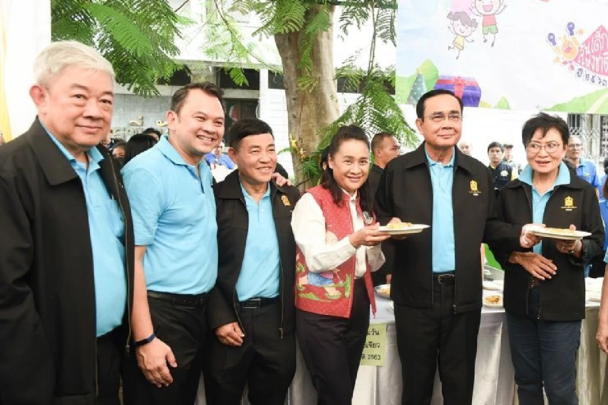 "ลุงตู่" เปิดงานวันเด็กศธ.  ขอให้เด็กรู้รักสามัคคี ยืนยันจะไม่เป็นหมาป่าใจร้าย