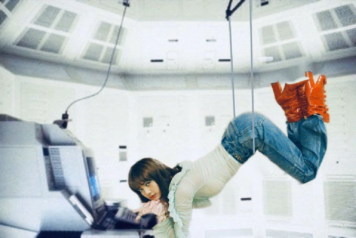 ชาว Blink พากันตัดต่อภาพสาว "ลิซ่า BLACKPINK” อยู่ทุกที่ในอิริยาบถต่างๆ