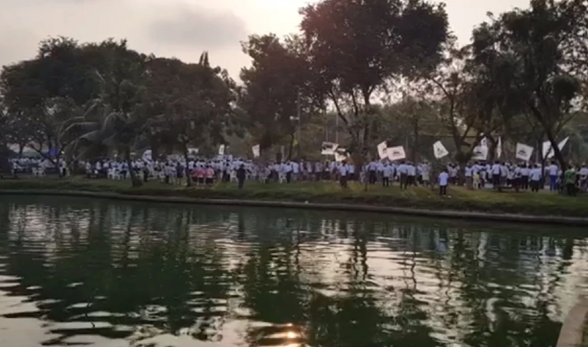 พลังเงียบ! "เดินเชียร์ลุง" ที่สวนลุมคึกคัก ทีมจัดเผยคนร่วม 1.3 หมื่น